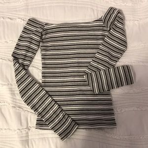 off the shoulder slim Hollister top